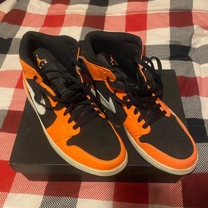 Jordan 1 mid Black/cone/light bone. Mens 12.5